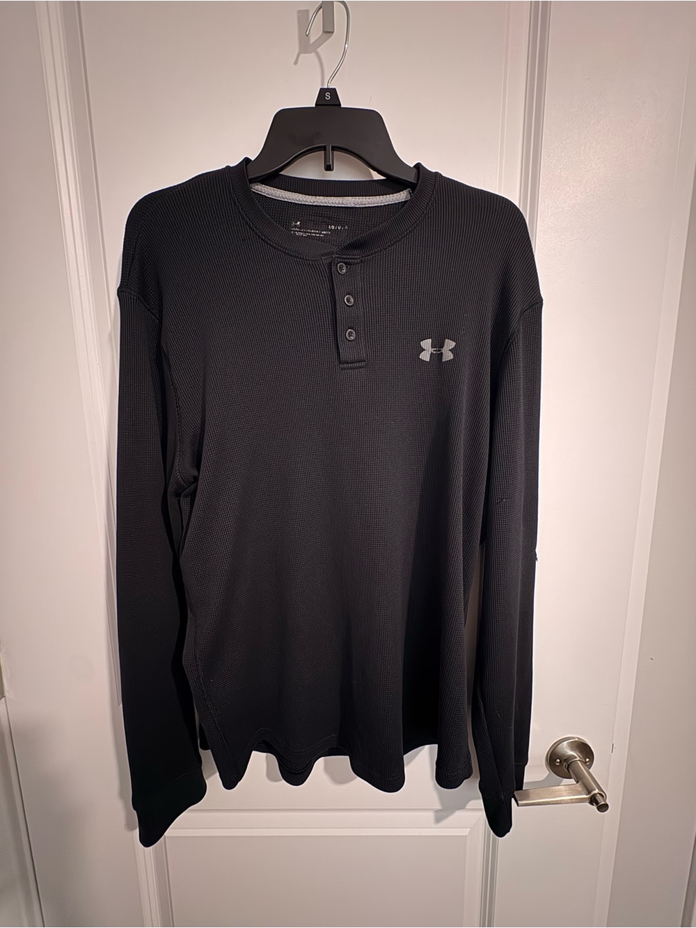 Under Armour Men’s Black Long-Sleeve Henley Thermal Shirt